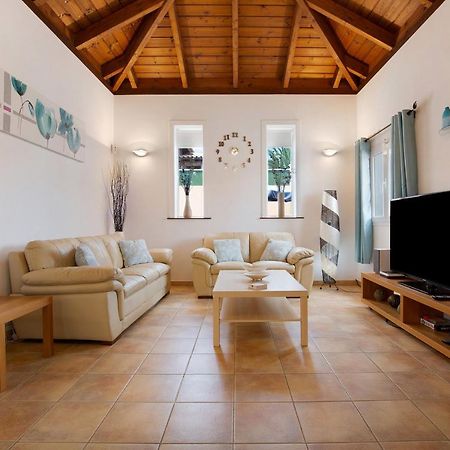 Villa Contenta Коральео Экстерьер фото