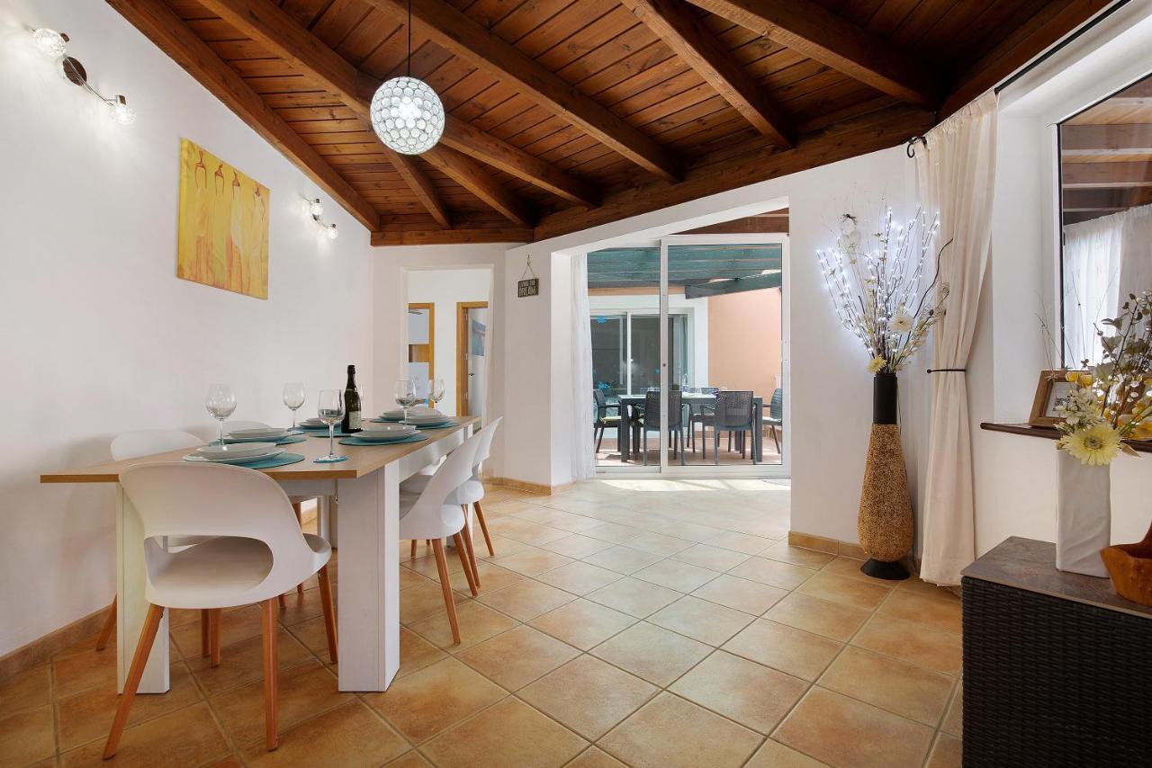 Villa Contenta Коральео Экстерьер фото